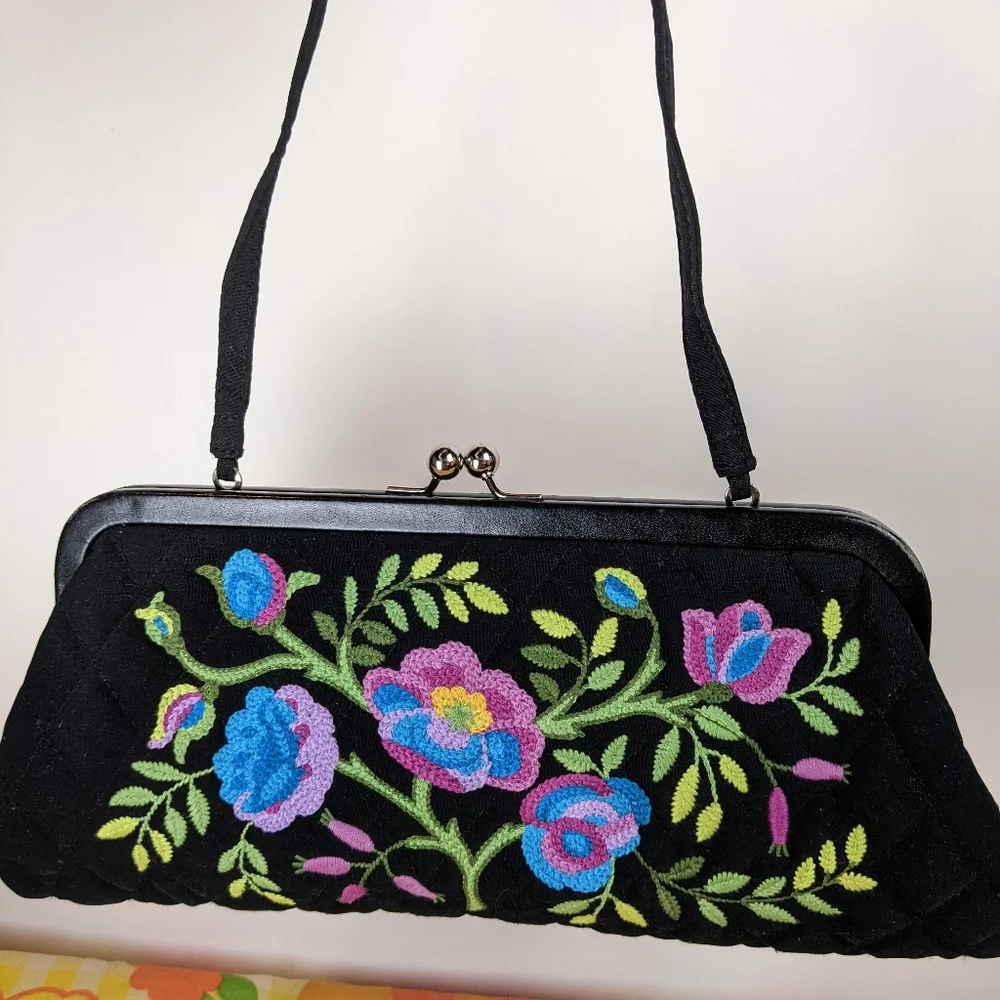 Quilted and embroidered Vera Bradley - Picture 1 of 4
